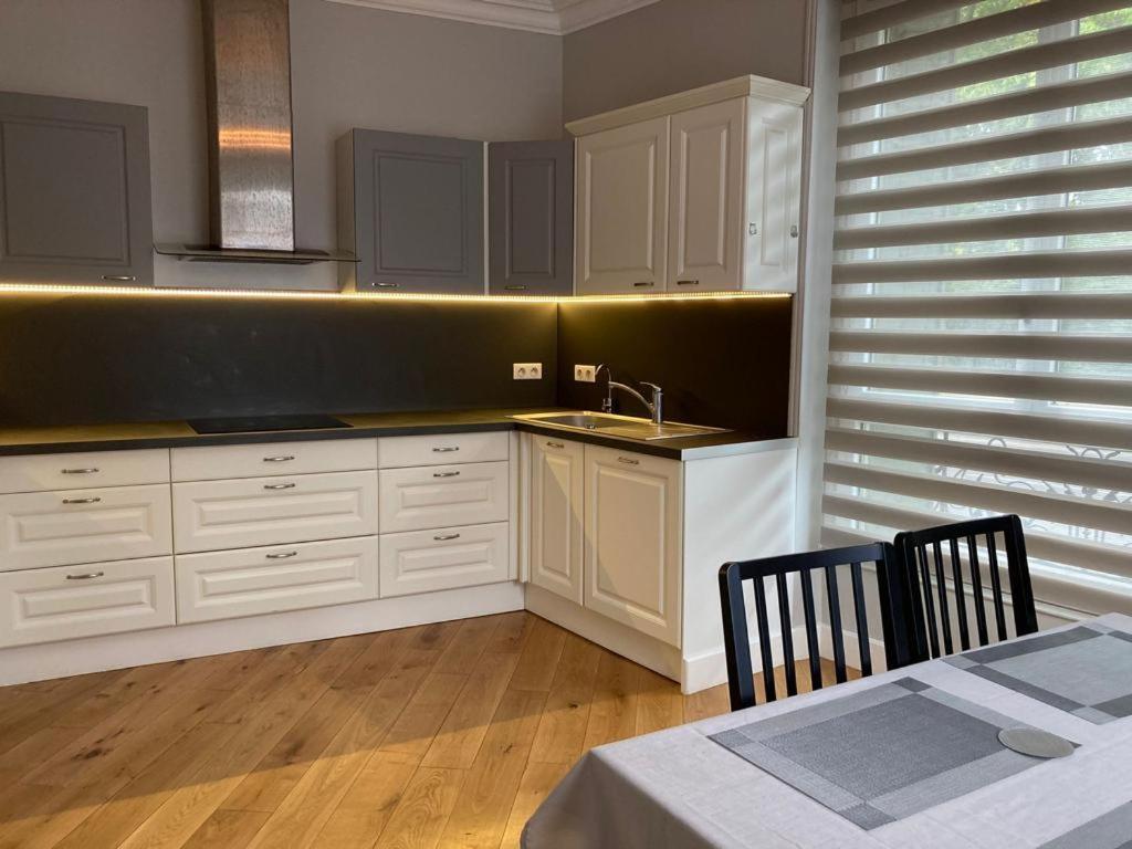 Belle Maison De 5 Pieces Apartment Sceaux  Bagian luar foto